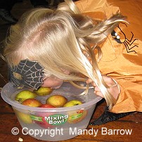 apple bobbing