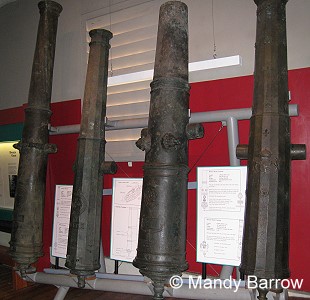 image: brinze guns