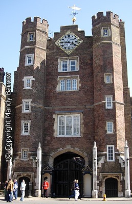 image: image: St James' Palace gateway